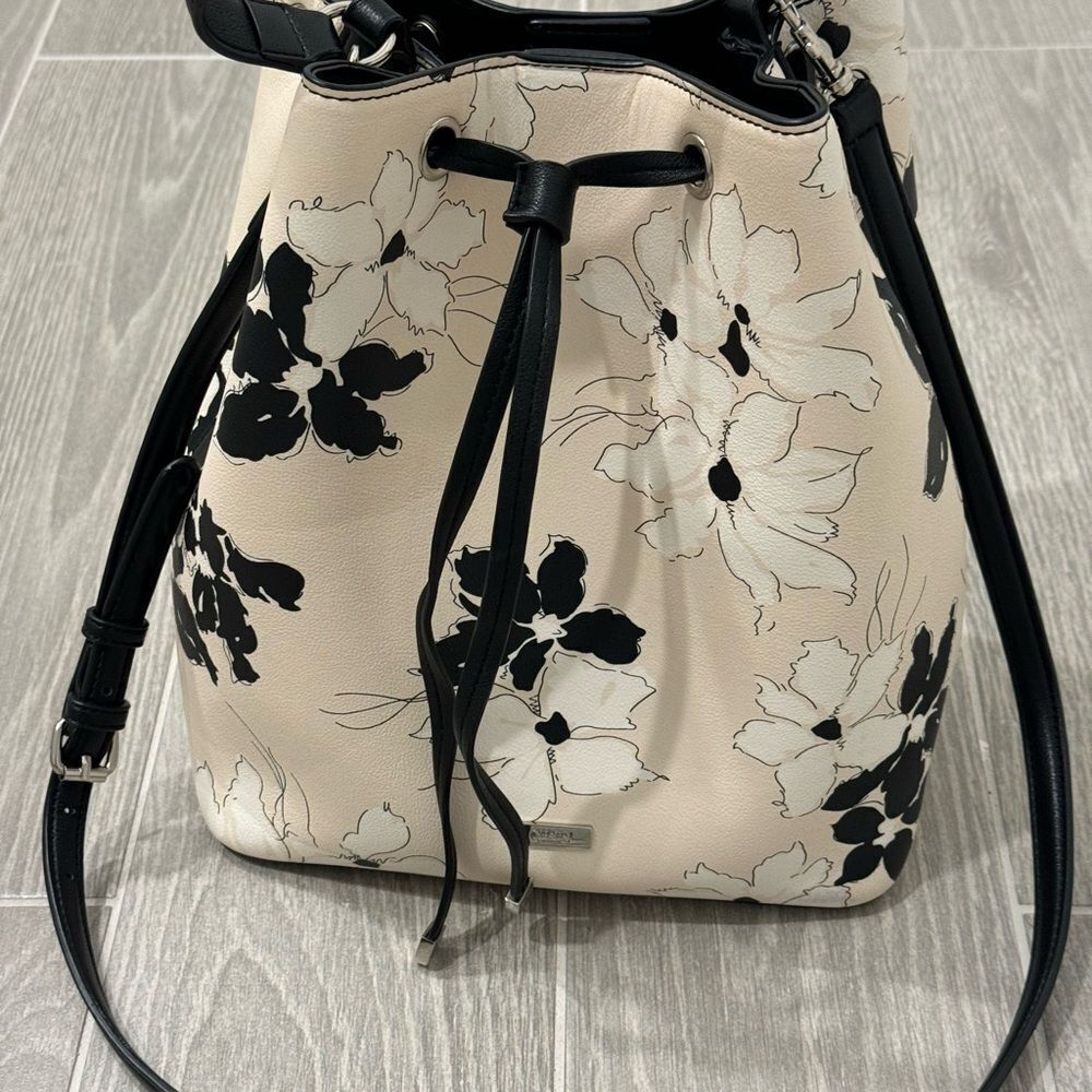 Chaps Black and Cream Floral Shoulder Bag